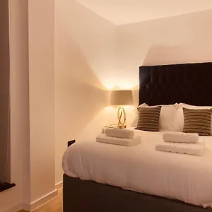 Spacious 3 Bed With Terrace , London United Kingdom